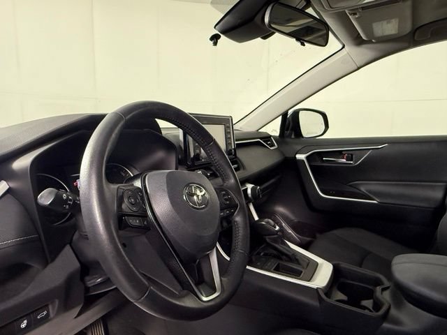 Used 2021 Toyota RAV4 XLE Premium FWD image 16