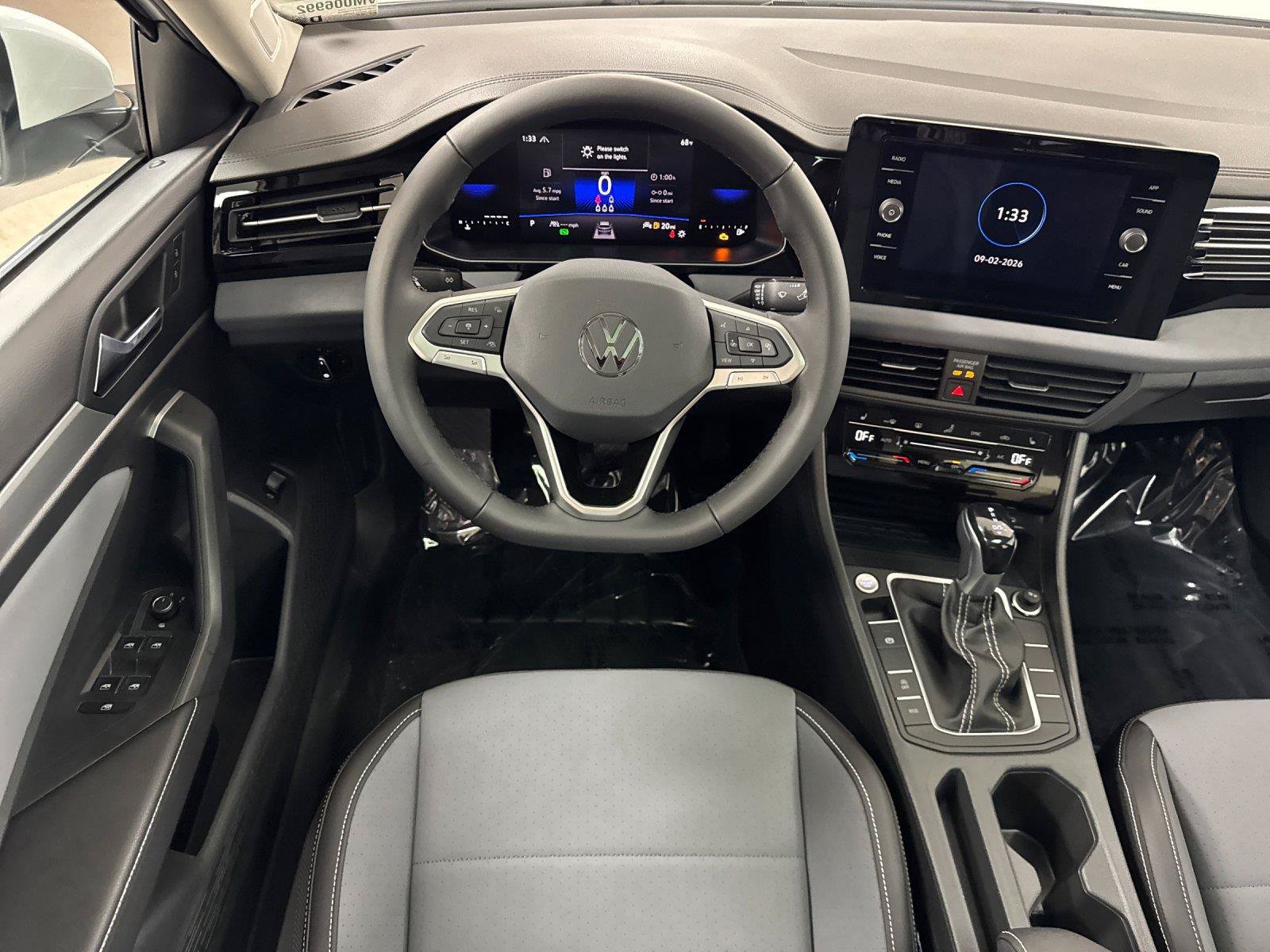 New 2027 Volkswagen Jetta SE FWD image 13