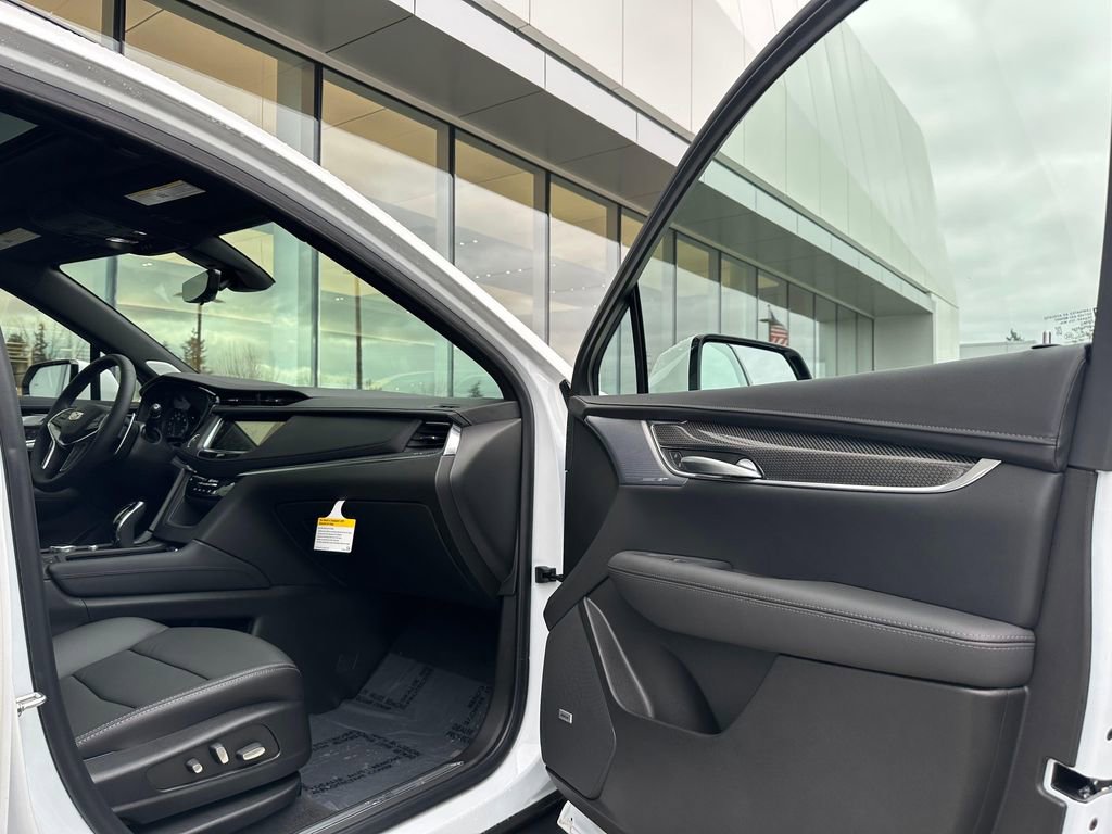 New 2025 Cadillac XT5 Sportv w/ Technology Package image 11
