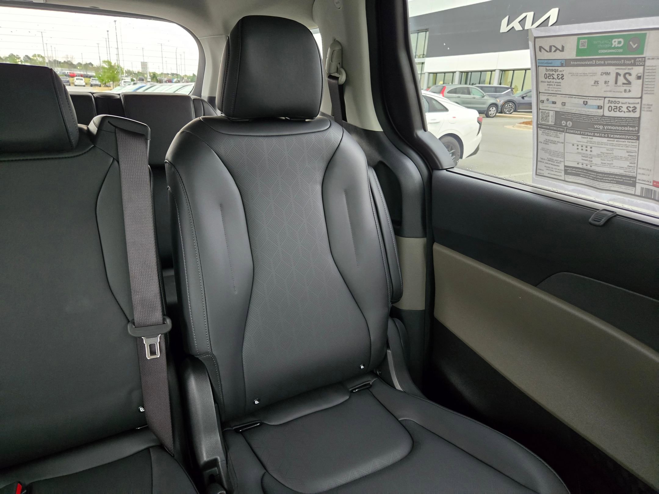 New 2026 Kia Carnival EX FWD image 14