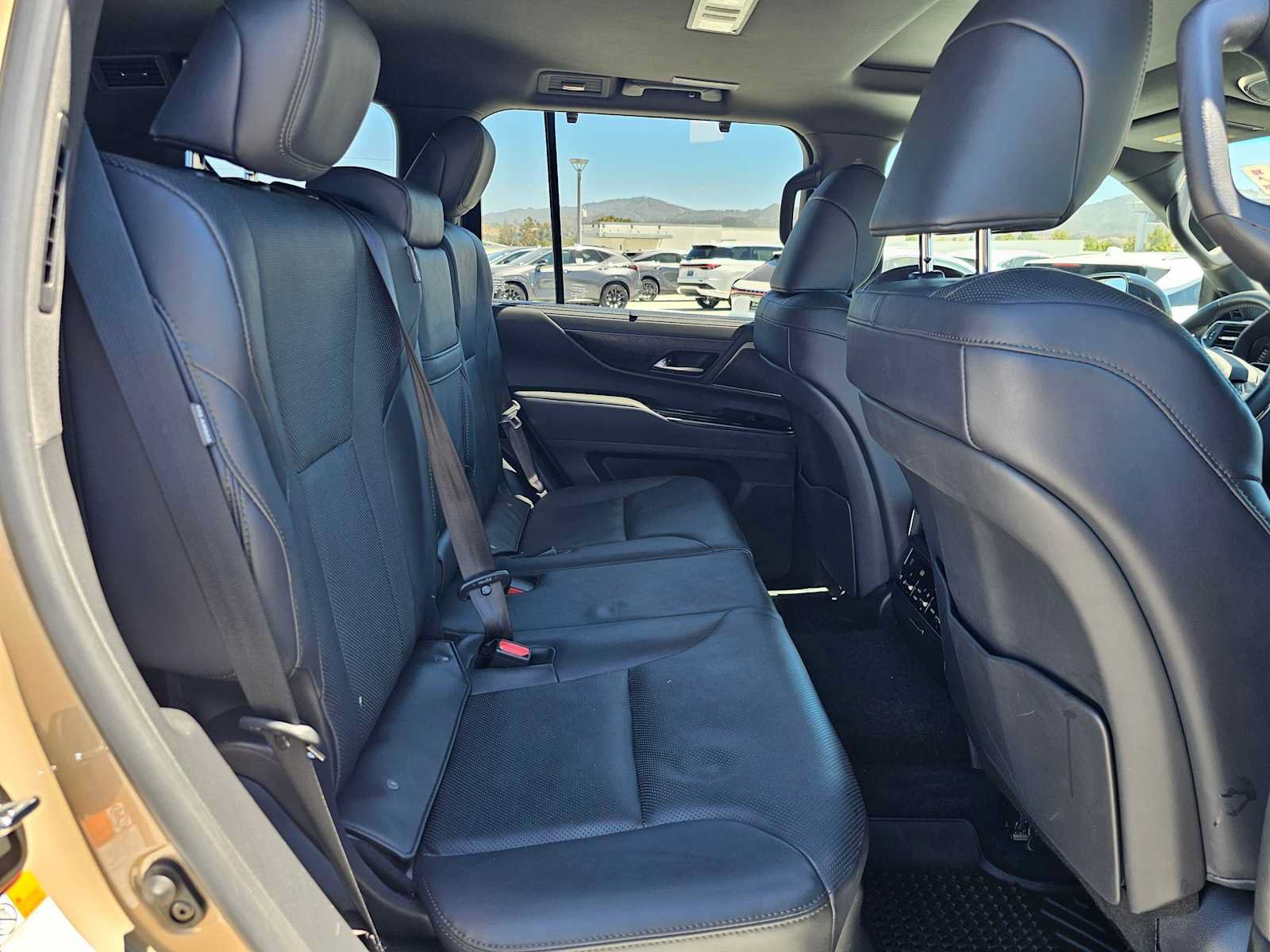 Certified 2025 Lexus LX 700h Overtrail AWD/4WD image 12