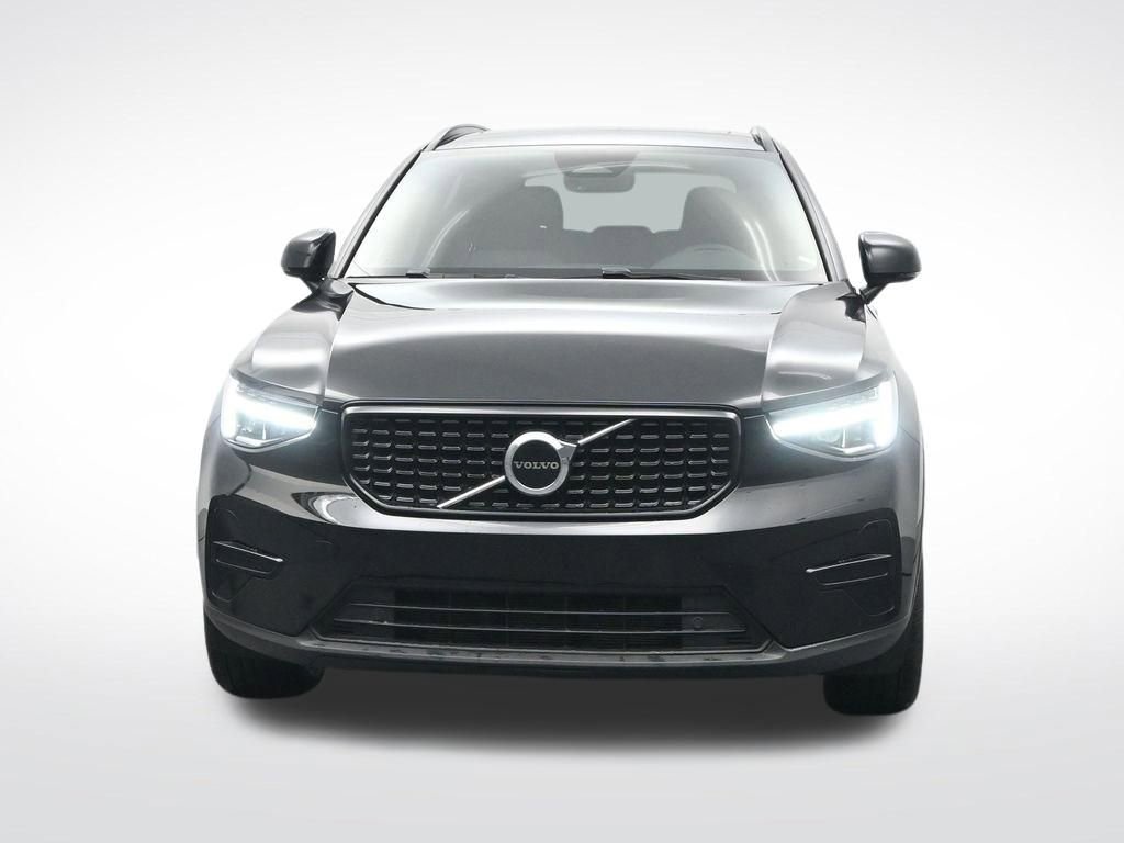 Used 2024 Volvo XC40 B5 Core video 2