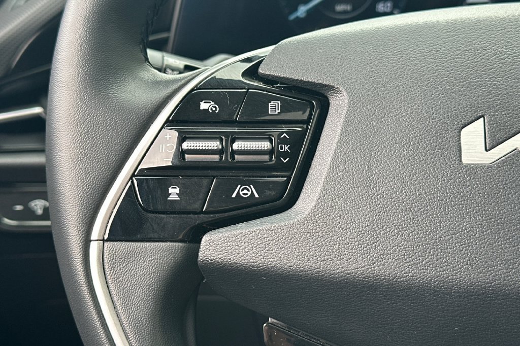 Used 2024 Kia Niro Wave FWD image 28