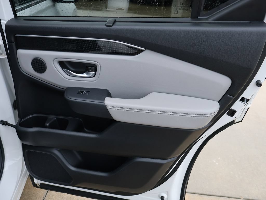 Used 2025 Honda Pilot Elite image 44