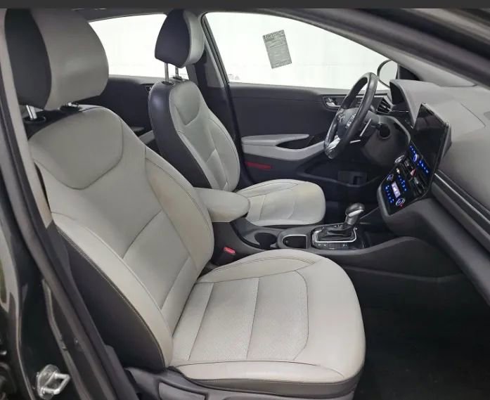 Used 2021 Hyundai Ioniq Limited FWD image 9