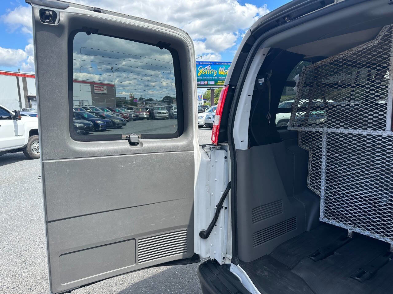 Used 2021 Chevrolet Express 3500 LS image 29