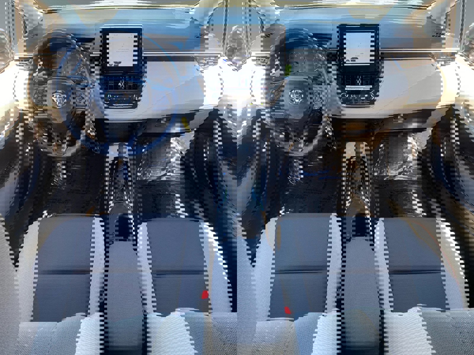 Used 2025 Toyota Corolla LE image 10