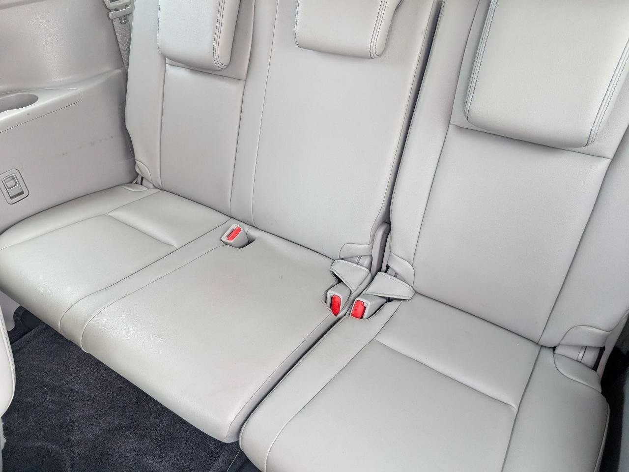 Used 2018 Toyota Highlander Limited FWD image 10