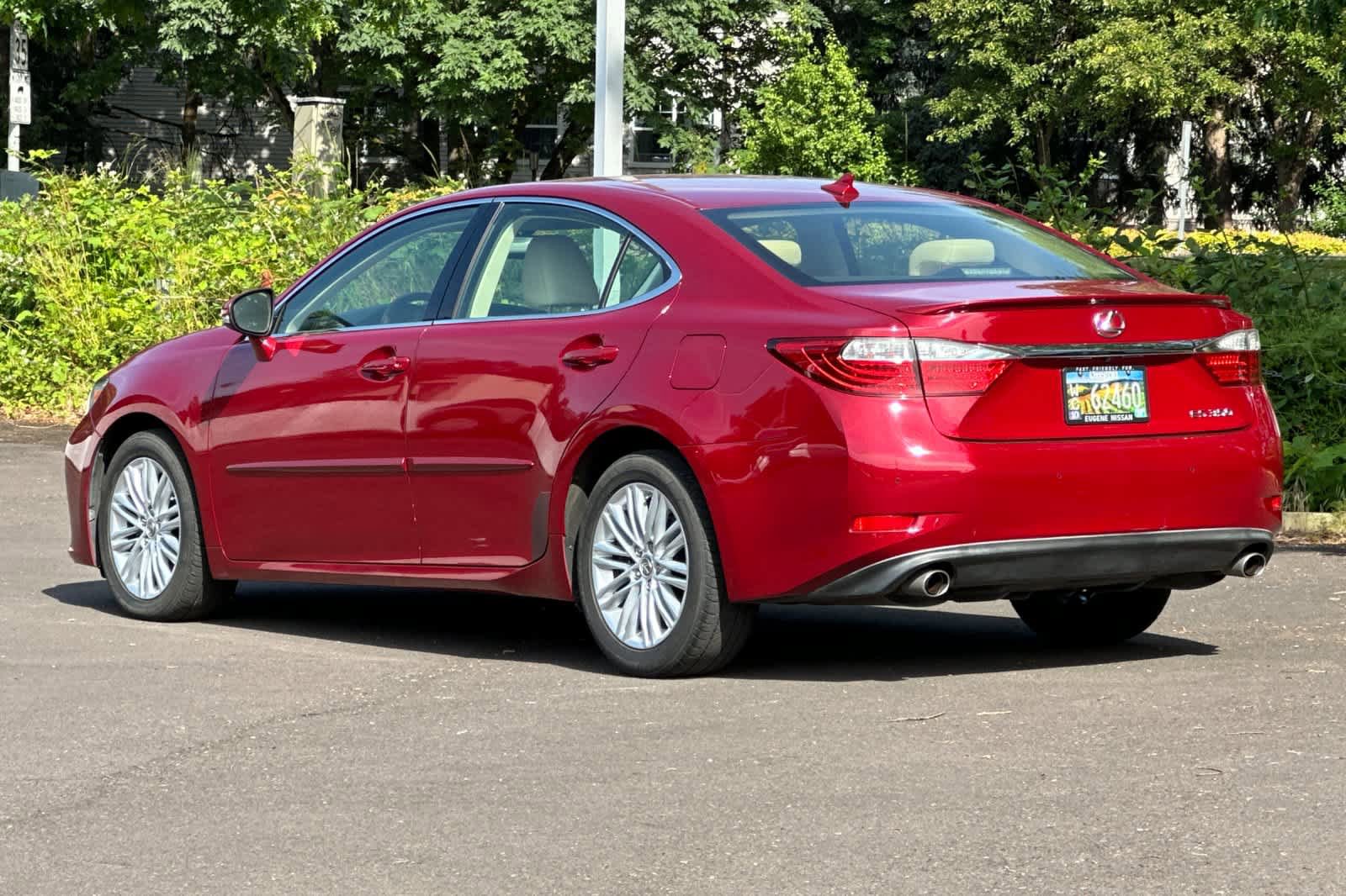 Used 2013 Lexus ES 350 w/ Luxury Pkg FWD image 6