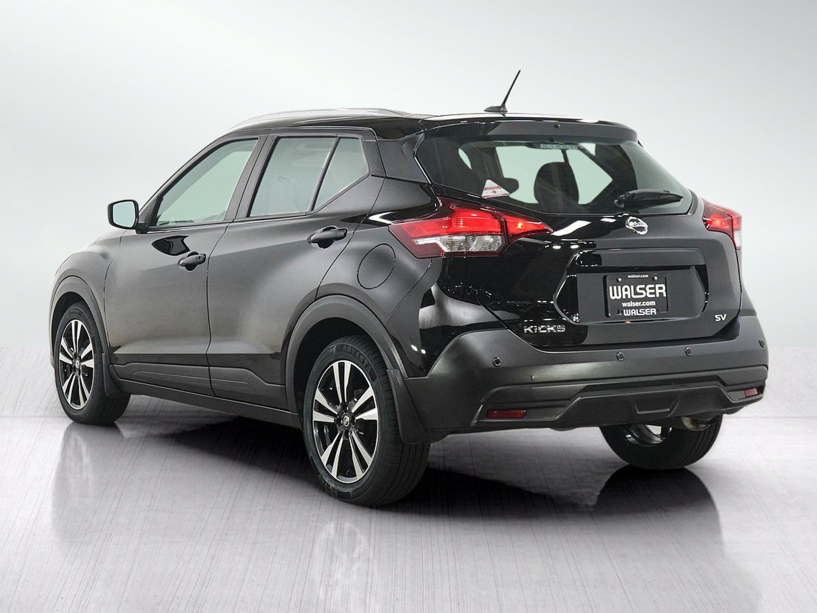 Used 2020 Nissan Kicks SV FWD image 3