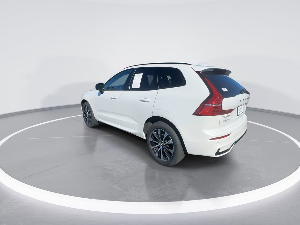 Used 2025 Volvo XC60 B5 Core AWD/4WD image 6