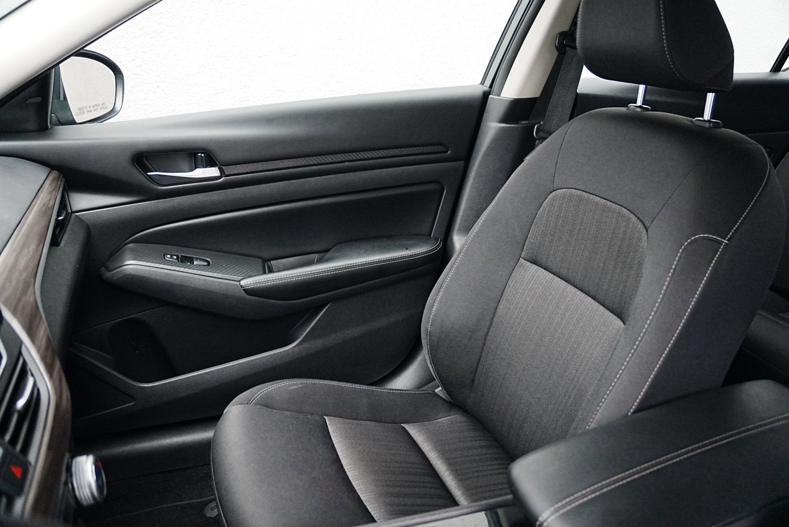 Used 2024 Nissan Altima 2.5 SV image 11