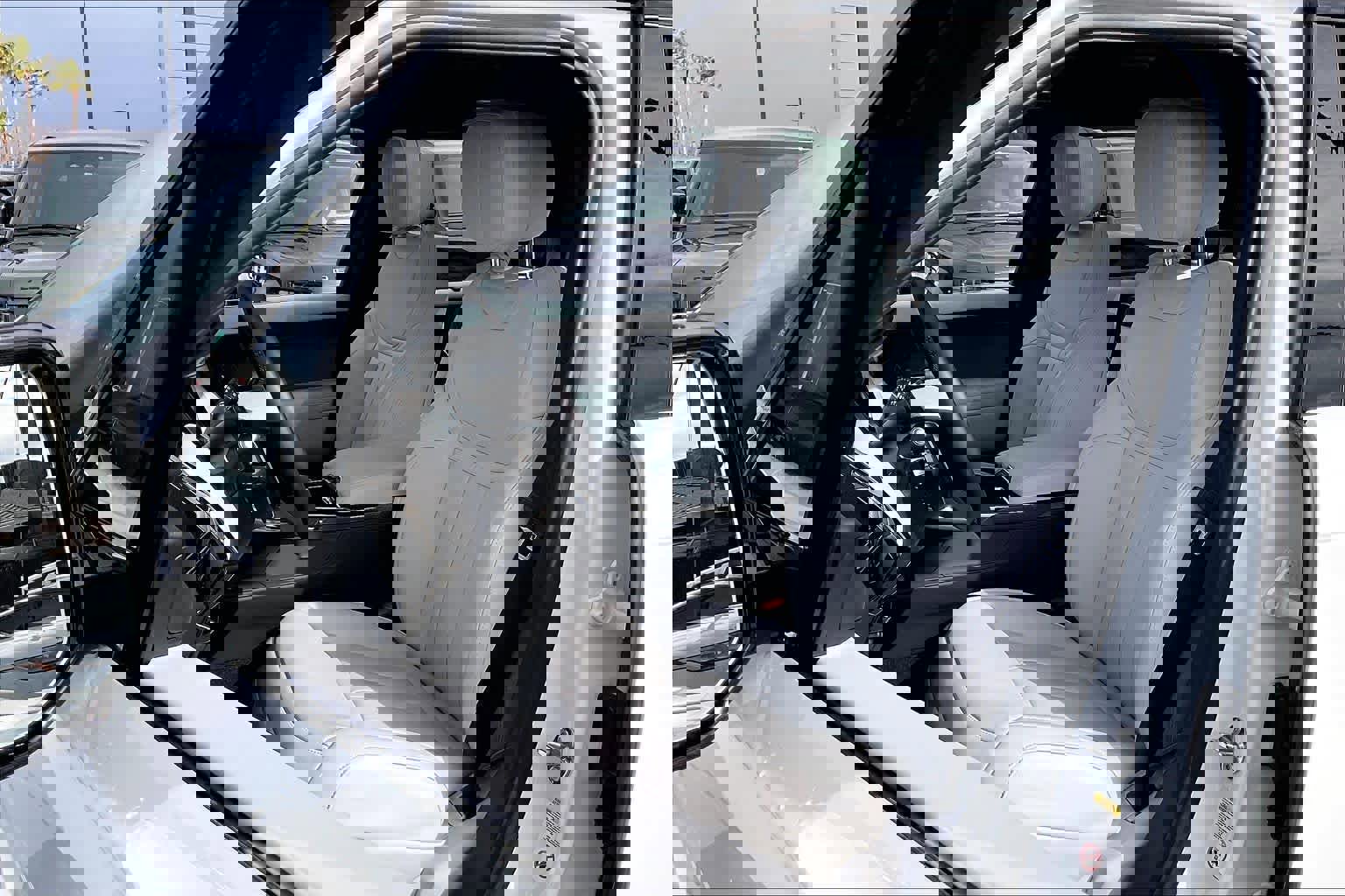 Used 2025 Land Rover Range Rover Sport SE image 27