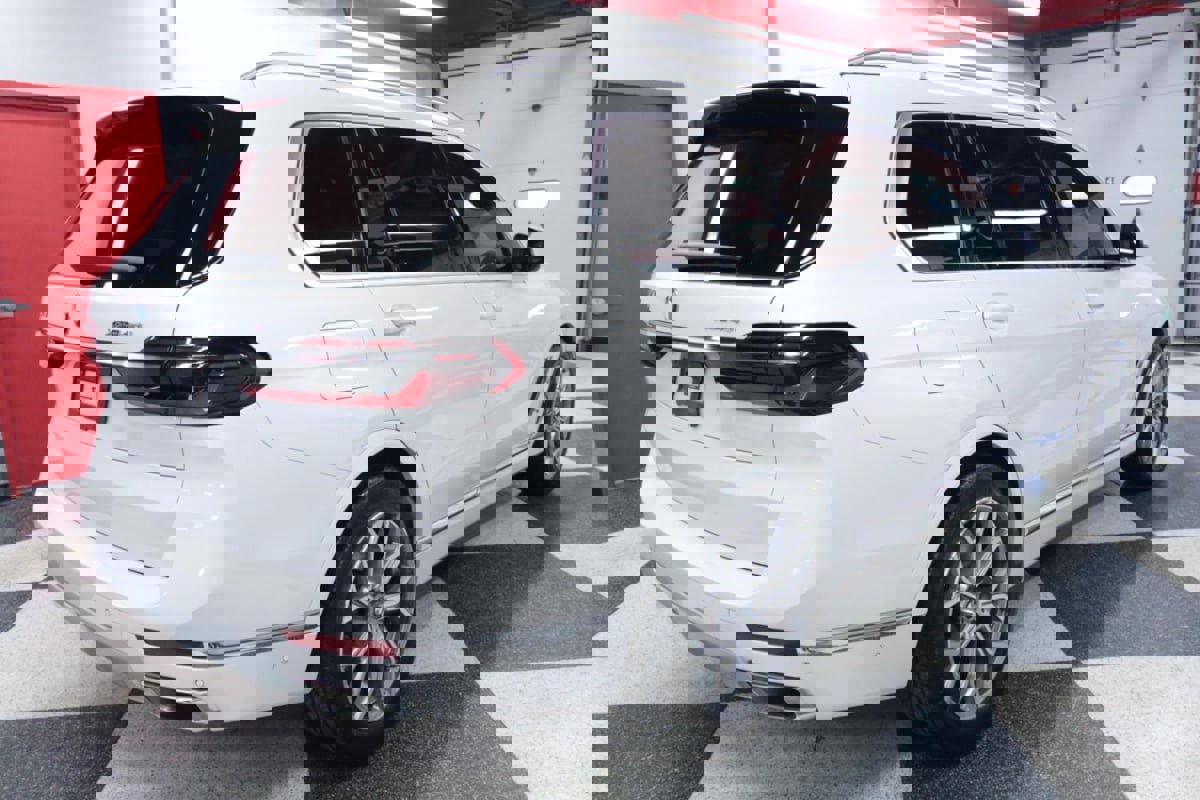 Used 2023 BMW X7 xDrive40i w/ Premium Package image 7