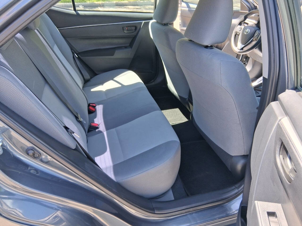 Used 2015 Toyota Corolla L image 14