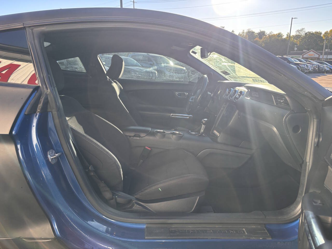 Used 2017 Ford Mustang Coupe RWD image 11