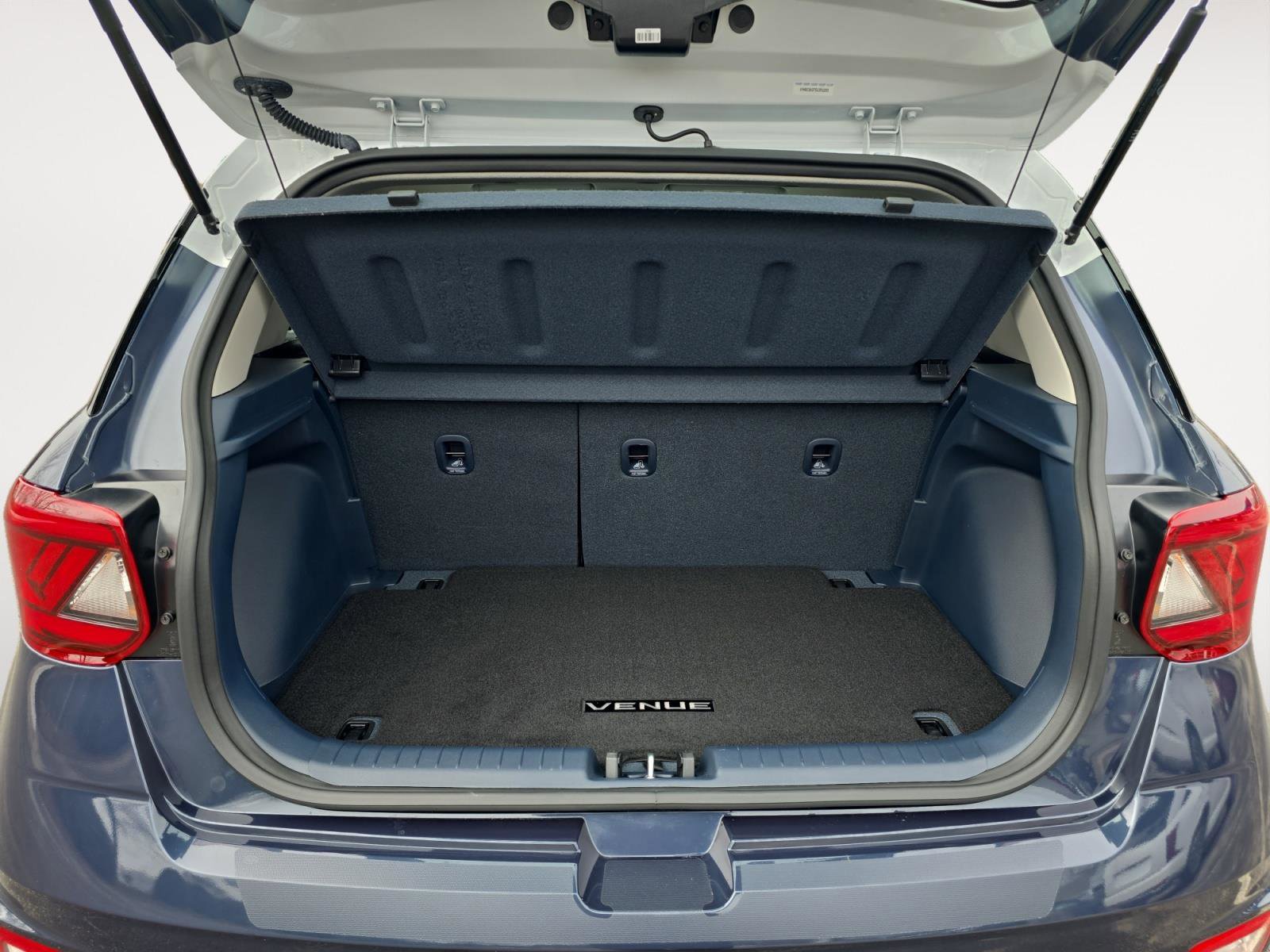 Certified 2025 Hyundai Venue Limited image 14