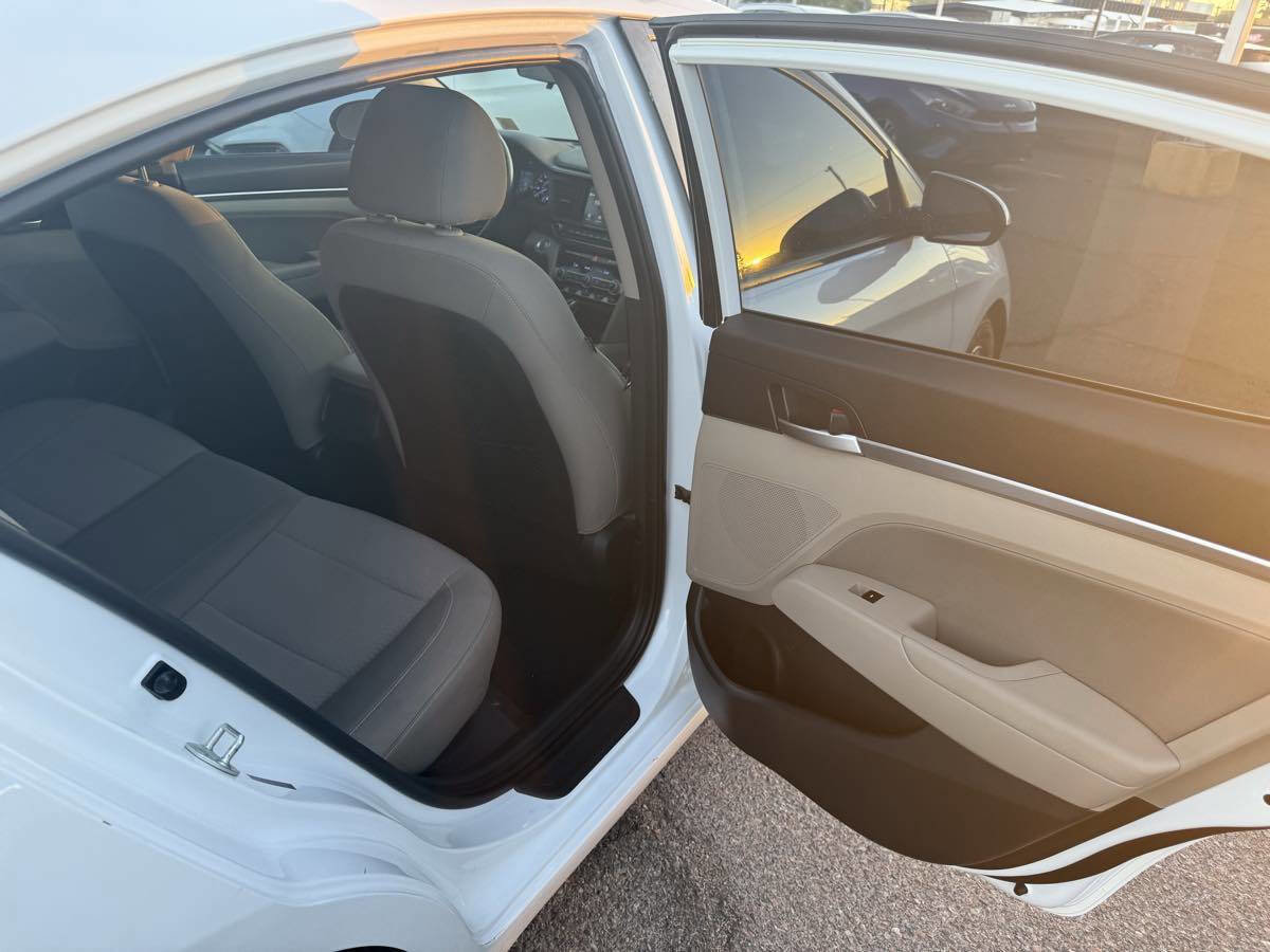 Used 2020 Hyundai Elantra ECO image 11