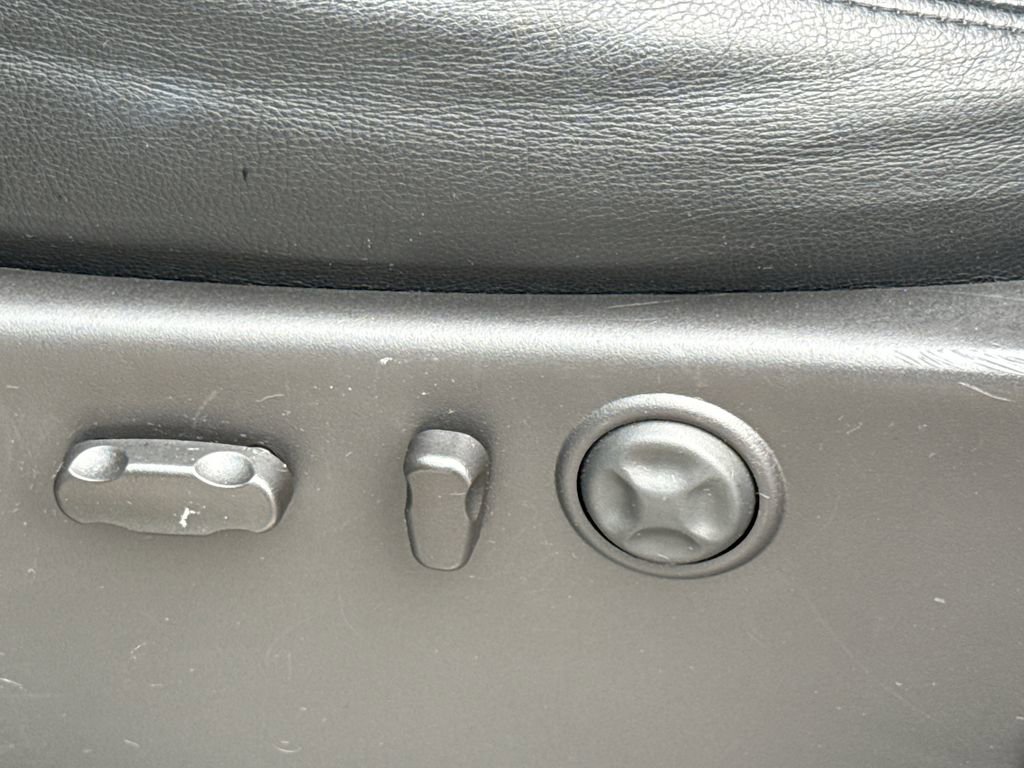 Used 2014 GMC Sierra 2500 Denali w/ Suspension Package, Off-Road image 24