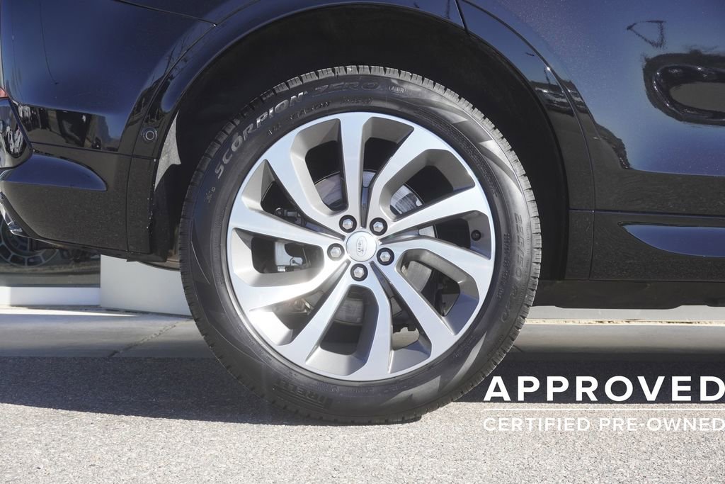 Used 2025 Land Rover Discovery Sport Dynamic SE image 34