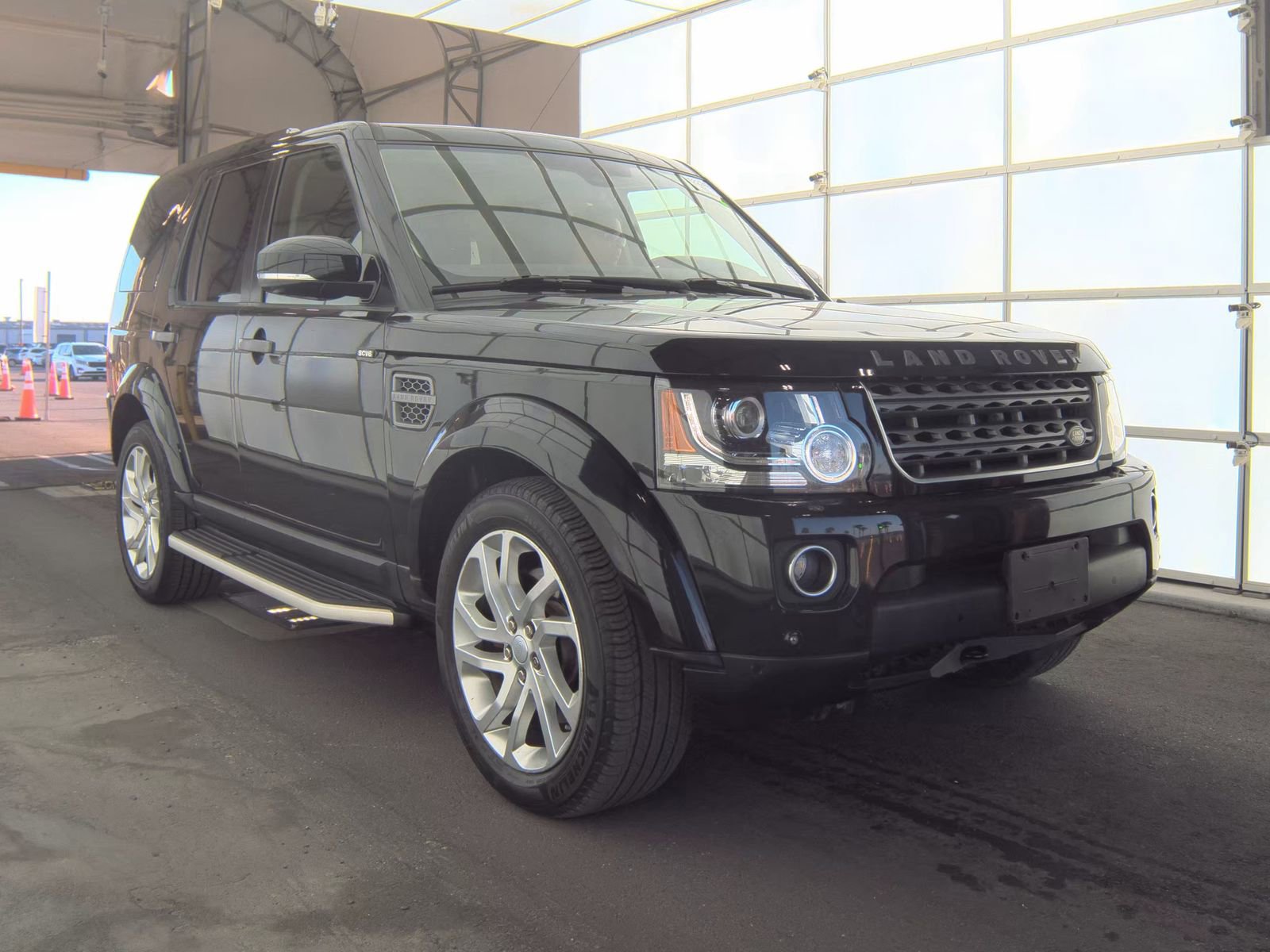 Used 2016 Land Rover LR4 HSE AWD/4WD image 4