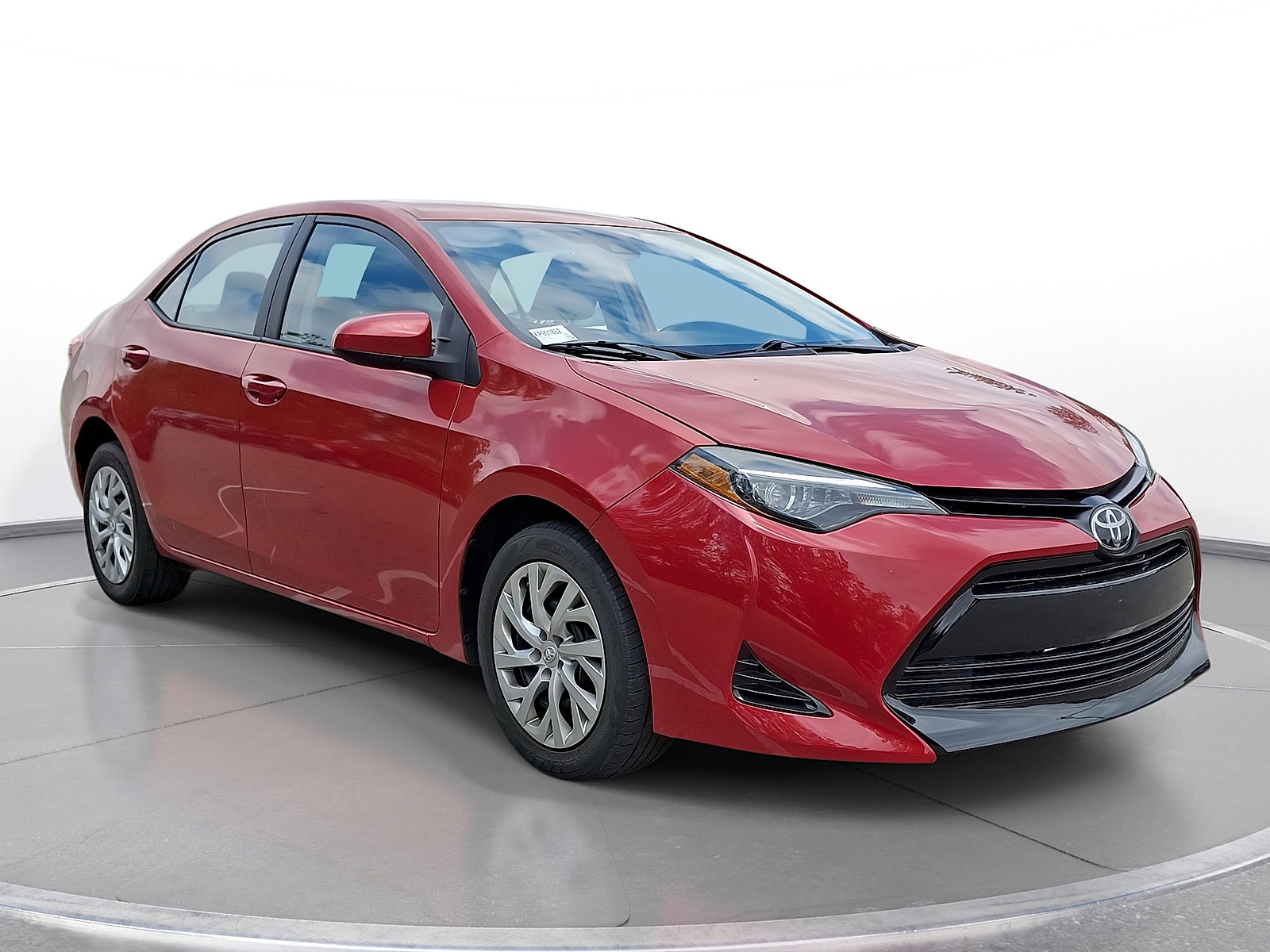 Used 2019 Toyota Corolla LE FWD image 1