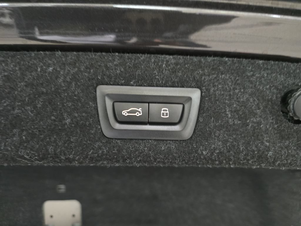 Used 2023 BMW 530i w/ Convenience Package RWD image 31