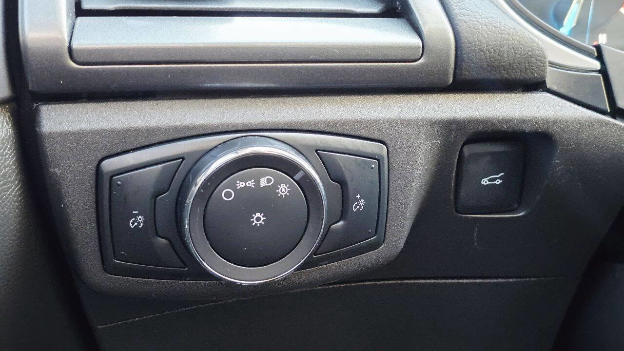 Used 2014 Ford Fusion SE FWD image 24