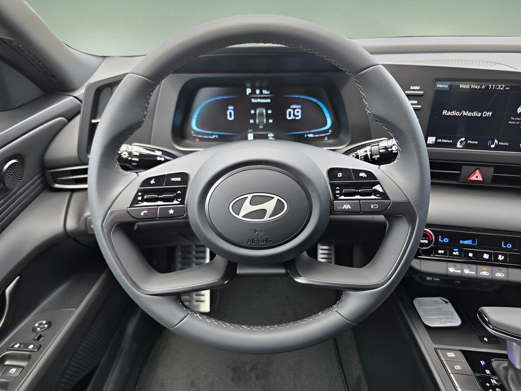 New 2026 Hyundai Elantra Sport FWD image 16