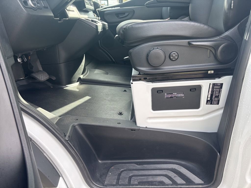 New 2024 Mercedes-Benz eSprinter 170 Cargo image 42