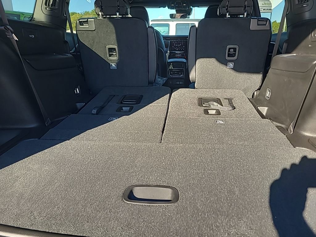 New 2025 Jeep Grand Cherokee L Altitude image 19