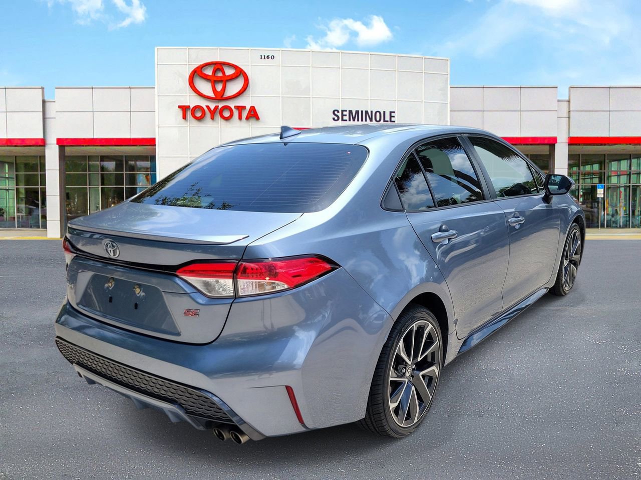 Used 2022 Toyota Corolla SE FWD image 3