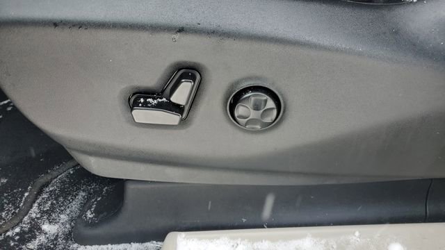 Certified 2024 Chrysler Pacifica Touring-L FWD image 20