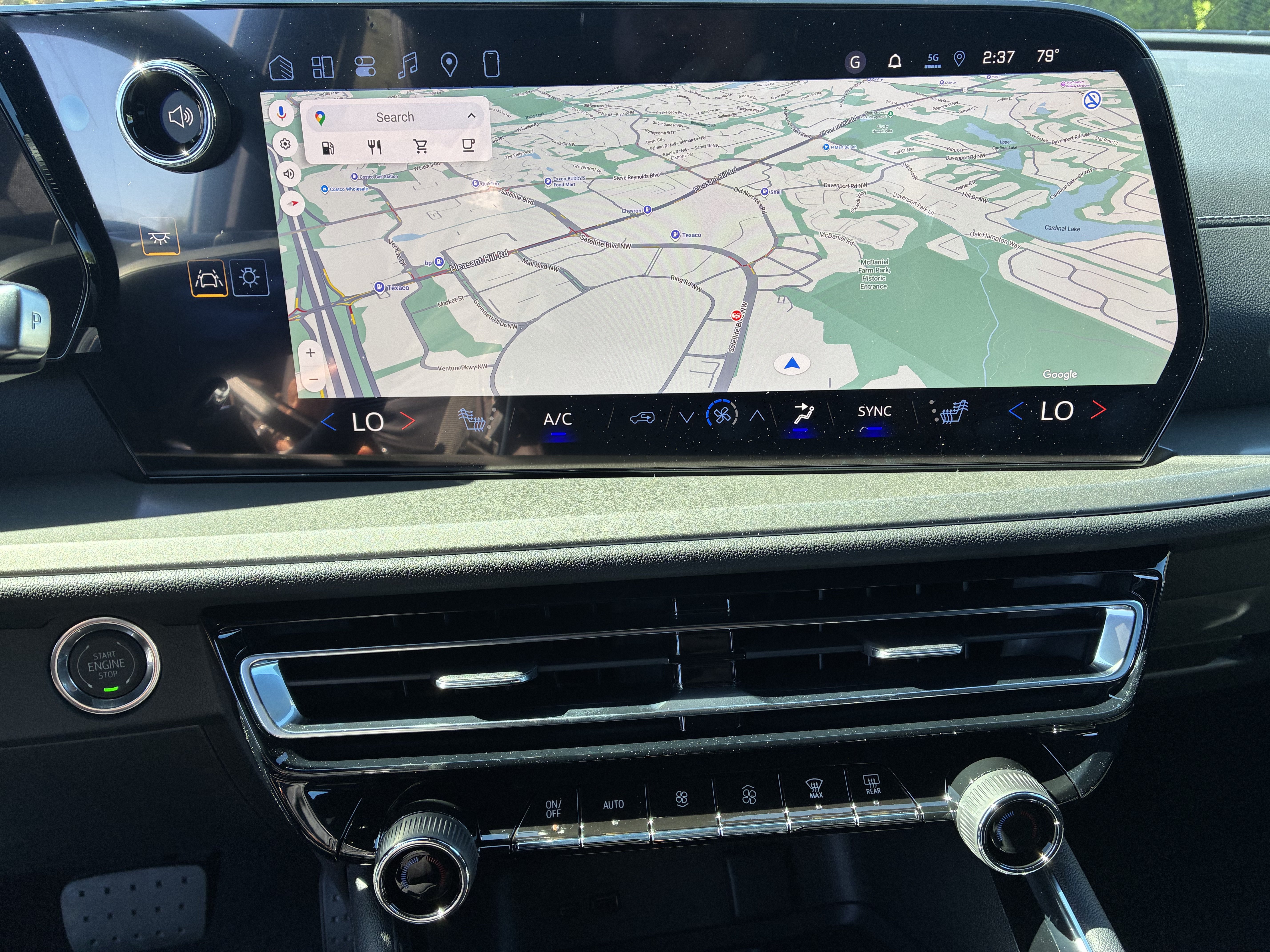 New 2027 Chevrolet Traverse LT FWD image 33