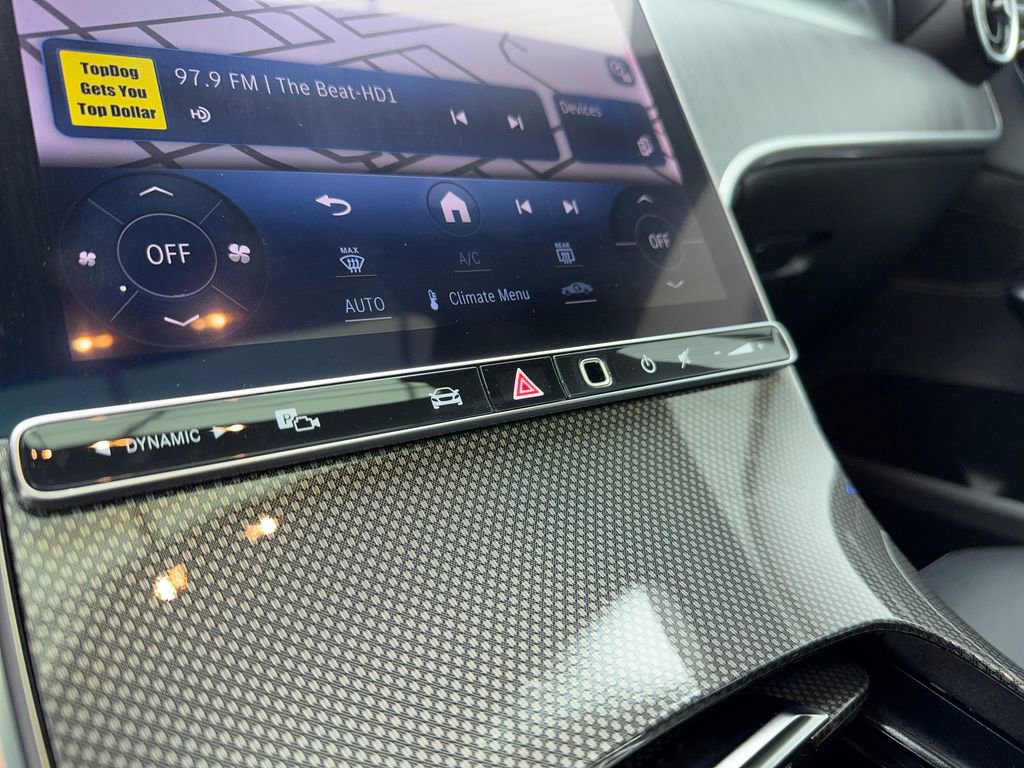 Used 2024 Mercedes-Benz GLC 300 4MATIC image 30