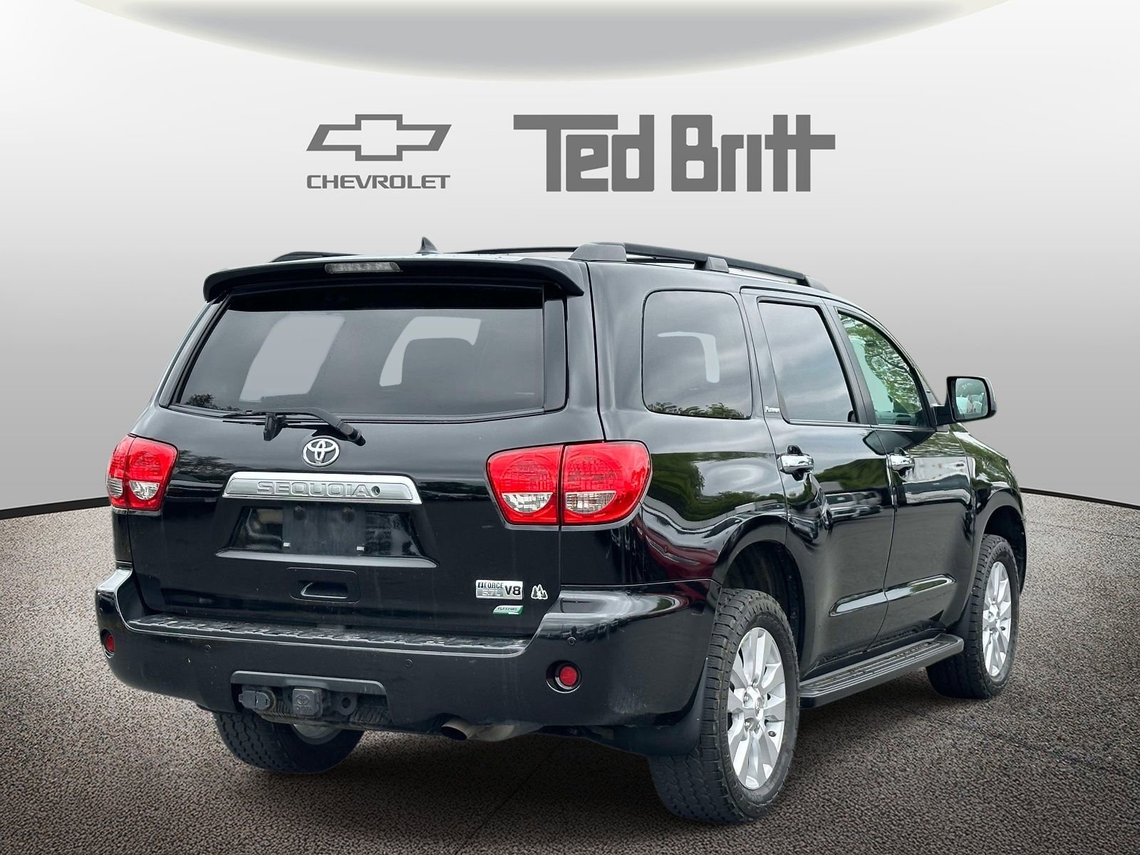Used 2017 Toyota Sequoia Platinum AWD/4WD image 4