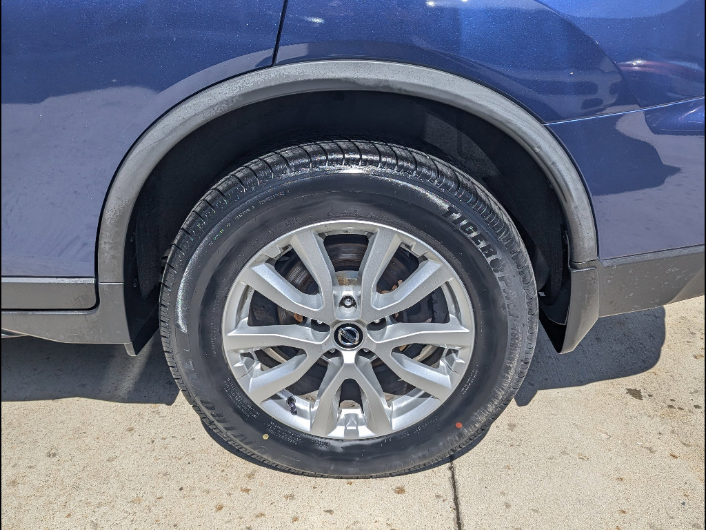 Used 2020 Nissan Rogue S w/ Special Edition Package image 13