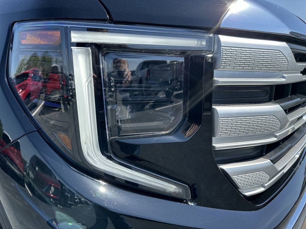 Used 2025 GMC Sierra 1500 SLE AWD/4WD image 10