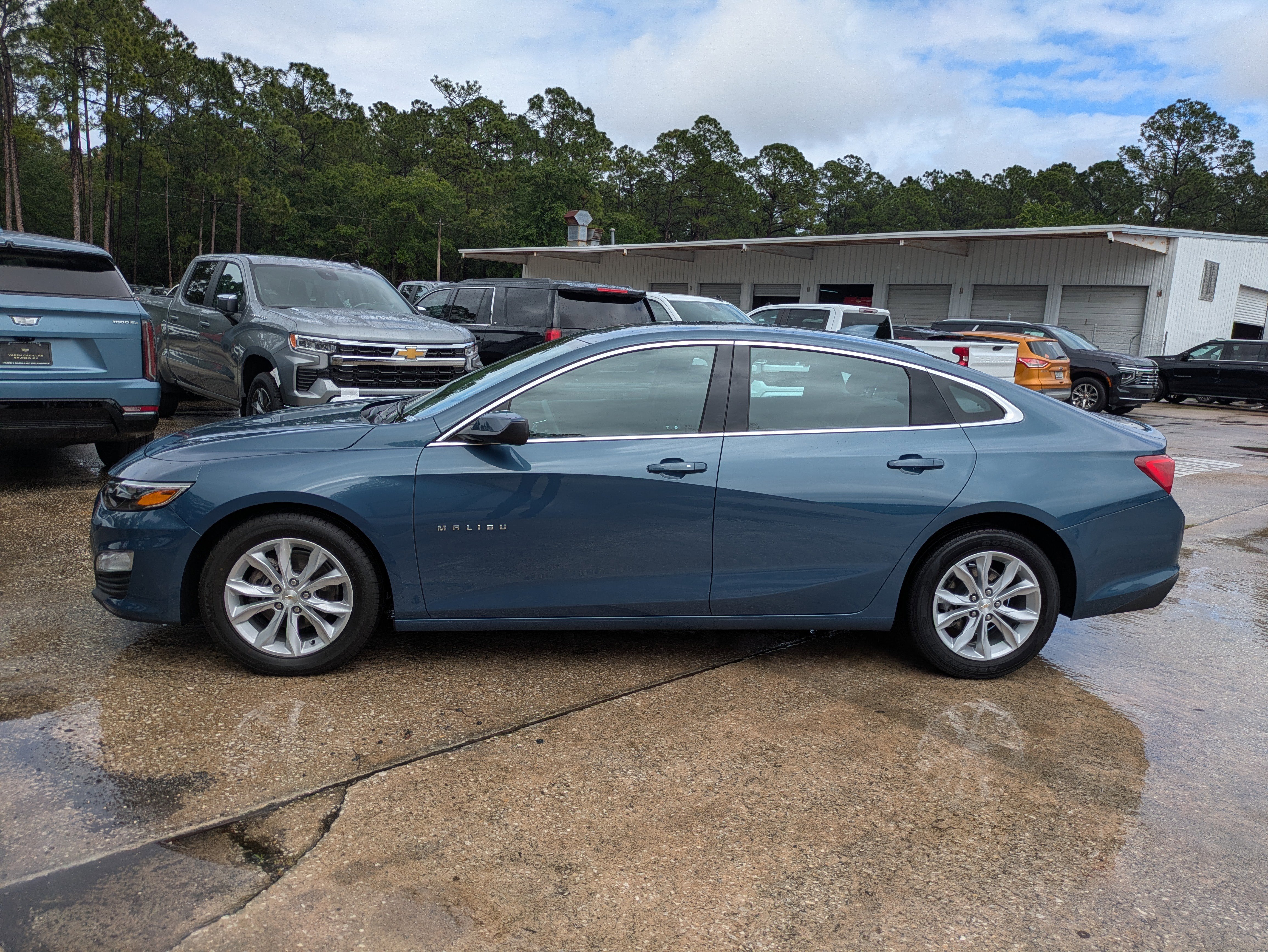 Used 2025 Chevrolet Malibu LT FWD image 26
