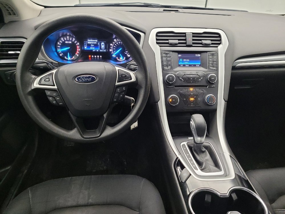 Used 2015 Ford Fusion SE image 22