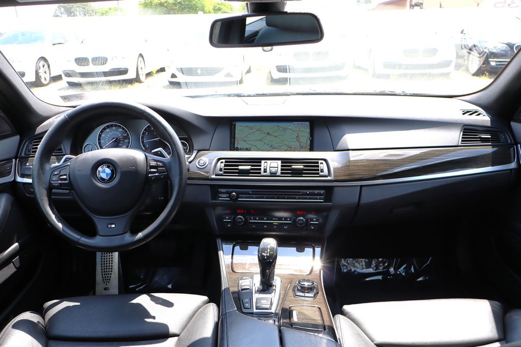 Used 2013 BMW 550i Sedan RWD image 12