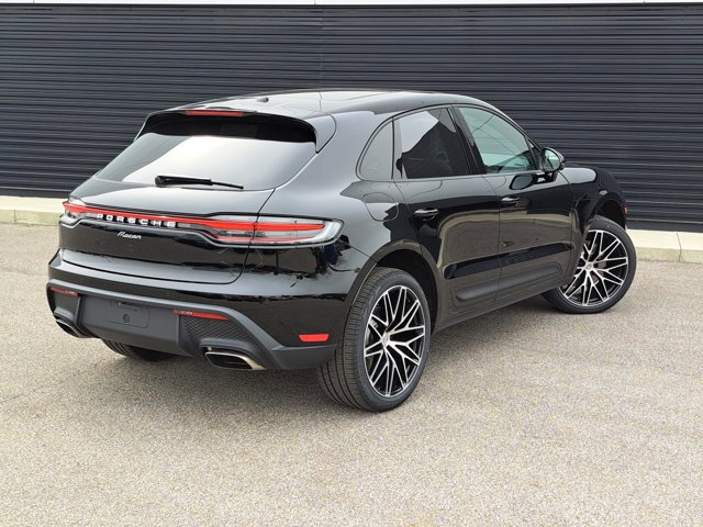 Used 2026 Porsche Macan AWD/4WD image 7