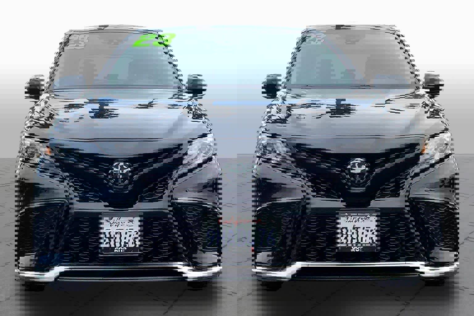 Used 2023 Toyota Camry XSE image 3