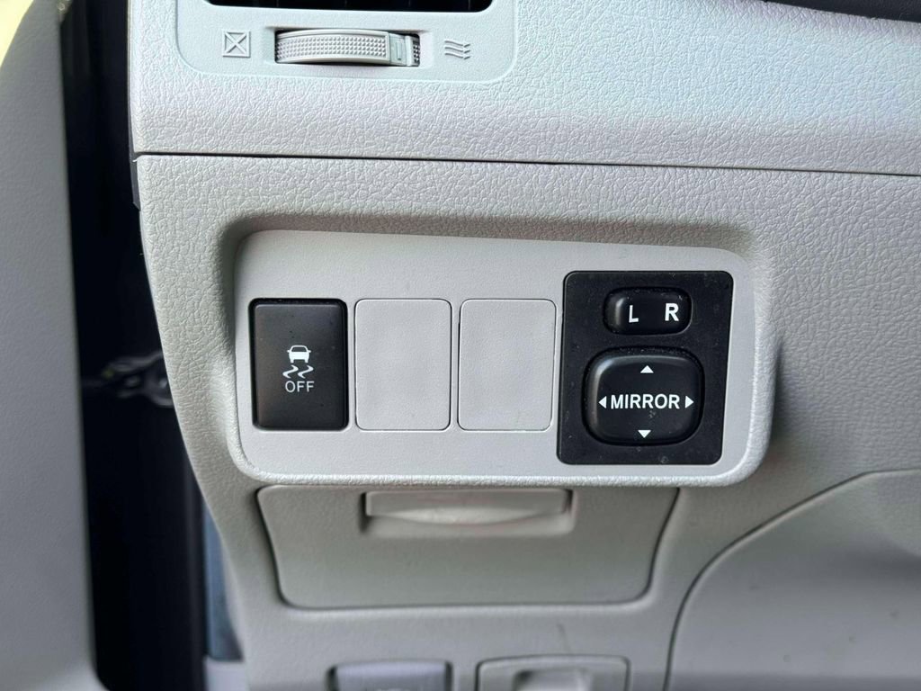 Used 2012 Toyota Corolla LE w/ Premium Pkg FWD image 21