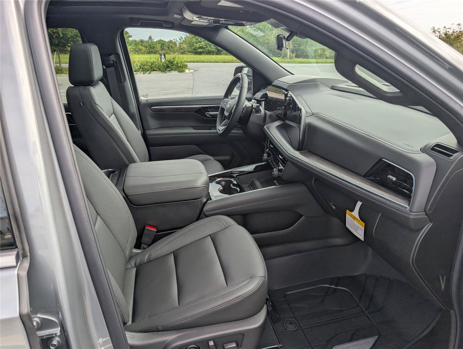 New 2027 Chevrolet Tahoe LT w/ Advanced Technology Package AWD/4WD image 7