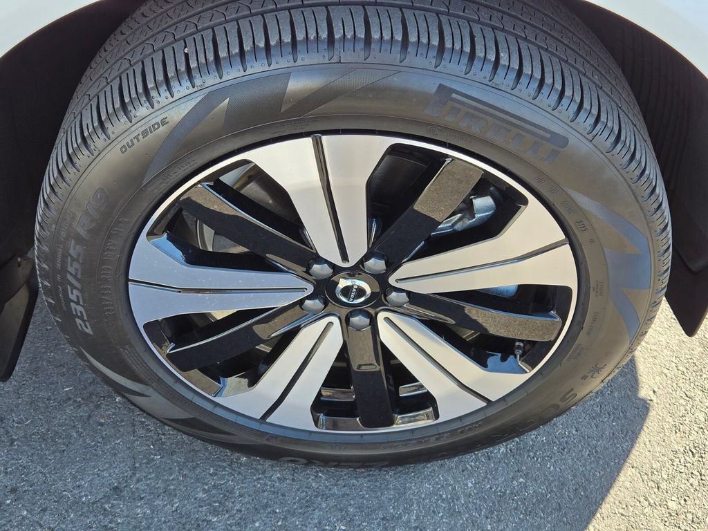 Certified 2024 Volvo XC60 T8 Core AWD/4WD image 9