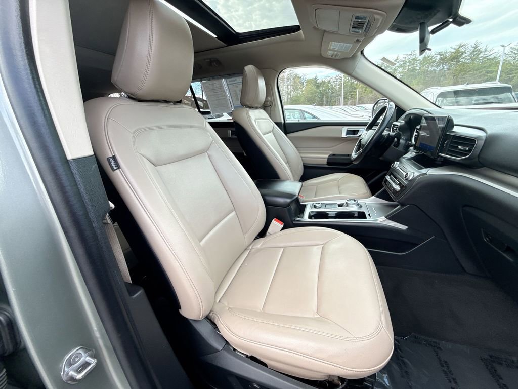 Used 2020 Ford Explorer XLT w/ Equipment Group 202A image 26