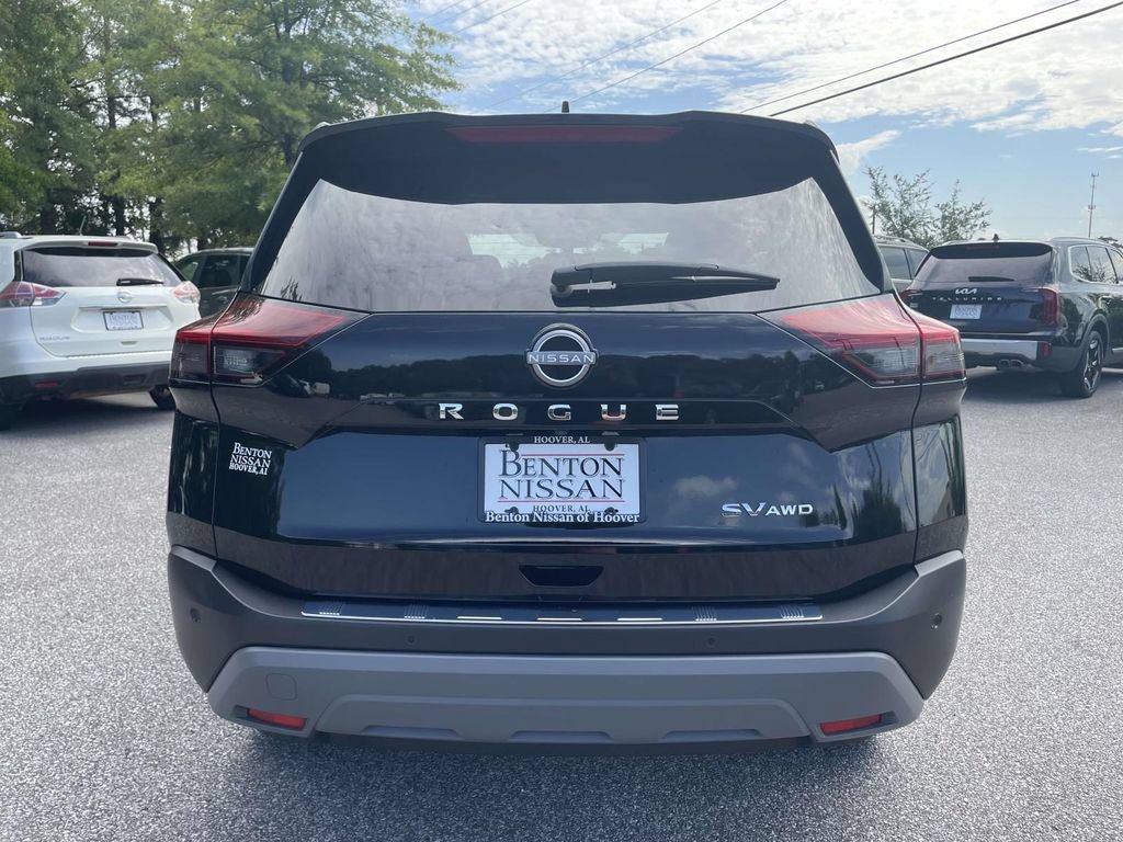 Used 2023 Nissan Rogue SV AWD/4WD image 4
