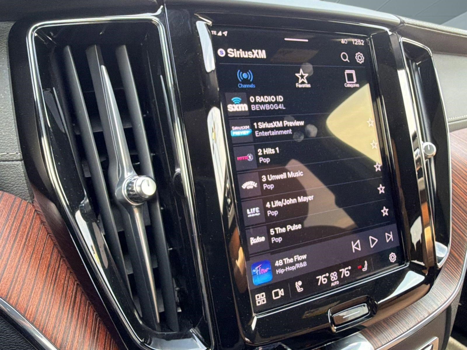 Used 2025 Volvo XC60 B5 Ultra w/ Protection Package Premier image 22