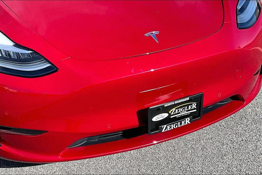 Used 2022 Tesla Model Y Long Range image 30